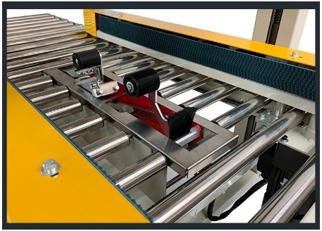 220V / 50HZ à gauche et à droite de l' entraînement de la machine de scellage de carton semi-automatique scellage de carton