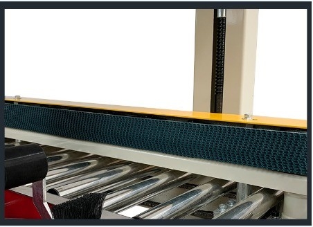 220V / 50HZ à gauche et à droite de l' entraînement de la machine de scellage de carton semi-automatique scellage de carton